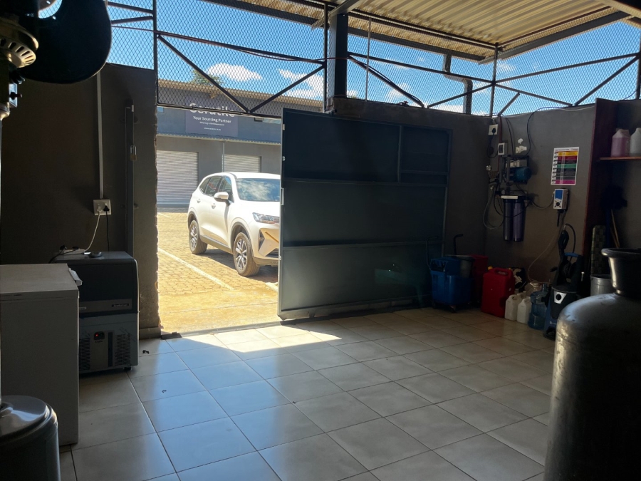 To Let commercial Property for Rent in Melodie North West